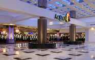 Lobby 7 The Aquarius Casino Resort, BW Premier Collection