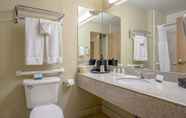 In-room Bathroom 4 Quality Inn & Suites Phoenix NW - Sun City