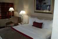 Bedroom Ramada by Wyndham Yonkers / Westchester