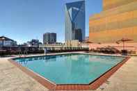 Swimming Pool Embassy Suites by Hilton Atlanta Buckhead