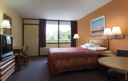 Bilik Tidur 7 Days Inn by Wyndham Raleigh Downtown South