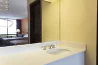 In-room Bathroom Days Inn by Wyndham Raleigh Downtown South