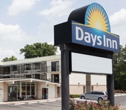 Exterior 6 Days Inn by Wyndham Raleigh Downtown South