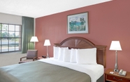 Bilik Tidur 2 Howard Johnson by Wyndham Ft. Myers FL