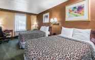 Bilik Tidur 4 Days Inn by Wyndham Pittsburgh