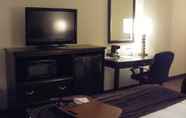 Bedroom 7 SureStay Plus Hotel by Best Western Albany Airport