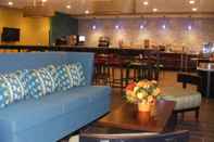 Lobby SureStay Plus Hotel by Best Western Albany Airport