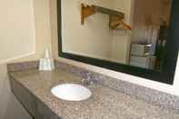 Toilet Kamar Americas Best Value Inn Cartersville