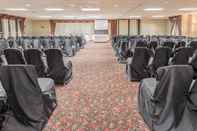 Ruangan Fungsional Days Hotel & Conference Center by Wyndham Danville