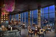 บาร์ คาเฟ่ และเลานจ์ The Nile Ritz-Carlton, Cairo