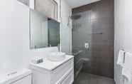 Toilet Kamar 4 Robe Central Motel