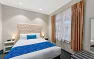 Kamar Tidur 2 Robe Central Motel