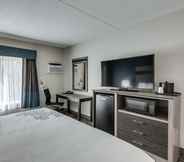 Bedroom 2 Days Inn & Suites by Wyndham Spokane