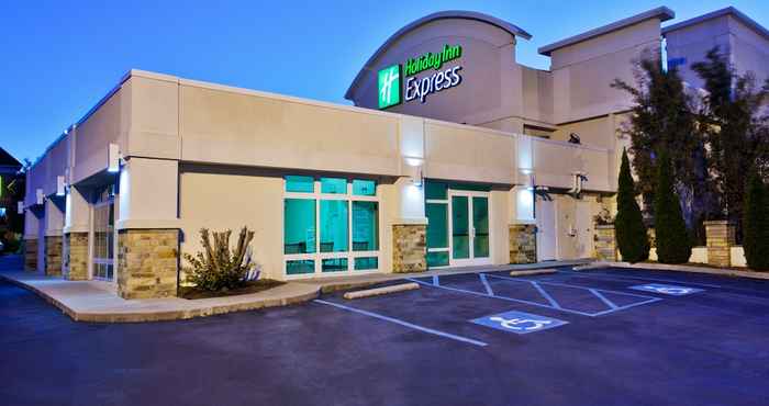 Exterior Holiday Inn Express Dalton, an IHG Hotel