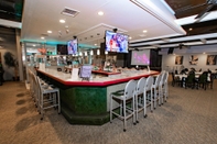 Bar, Cafe and Lounge Ramada Hotel & Conference Center by Wyndham Lewiston