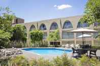 Swimming Pool Fiesta Inn Aeropuerto Ciudad de Mexico