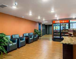 Lobi 2 Comfort Inn & Suites Nashville Downtown – Stadium