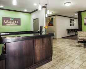 Lobi 4 Quality Inn near I-72 and Hwy 51