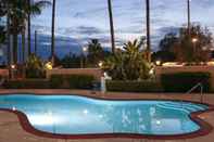 Swimming Pool Best Western Escondido Hotel