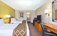 Bedroom 7 Ramada by Wyndham Pikesville/Baltimore North