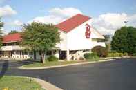 Exterior Red Roof Inn Greensboro Airport