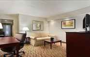 Ruang Umum 2 Comfort Inn & Suites Glen Mills - Concordville