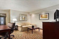 Common Space Comfort Inn & Suites Glen Mills - Concordville