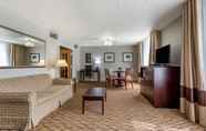 Ruang Umum 7 Comfort Inn & Suites Glen Mills - Concordville
