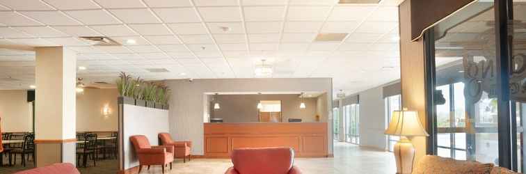 Lobby Comfort Inn & Suites Buffalo Airport