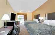 Bedroom 7 Days Inn by Wyndham Washington Pennsylvania