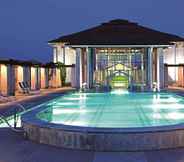 Swimming Pool 2 H+ Hotel Limes Thermen Aalen