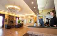 Lobby 2 Travelodge by Wyndham Regina