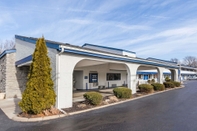 Exterior Days Inn by Wyndham Kent - Akron