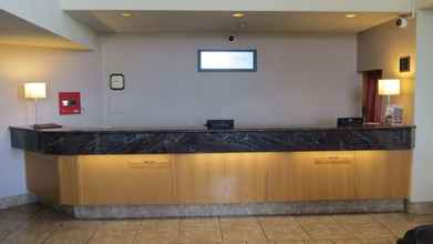 Lobby 4 Baymont Inn & Suites by Wyndham