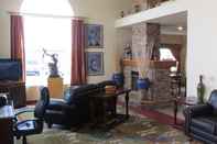 Lobby Baymont Inn & Suites by Wyndham