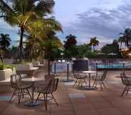 สระว่ายน้ำ 7 Courtyard by Marriott Miami Coconut Grove