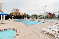 Swimming Pool Hawthorn Suites by Wyndham Columbus North