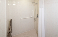 In-room Bathroom 6 SFO El Rancho Inn SureStay Collection by Best Western