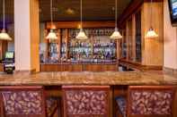 Bar, Cafe and Lounge SFO El Rancho Inn SureStay Collection by Best Western