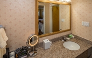 In-room Bathroom 5 SFO El Rancho Inn SureStay Collection by Best Western