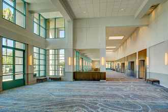 Lobby 4 Los Angeles Marriott Burbank Airport