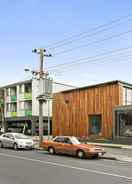 EXTERIOR_BUILDING Melbourne's Princes Park Motor Inn