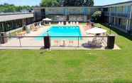 Swimming Pool 2 River Rock Hotel Mountain Home