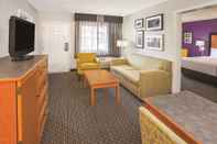 Ruang untuk Umum Howard Johnson by Wyndham Sacramento Downtown