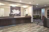 Lobby Howard Johnson by Wyndham Sacramento Downtown