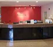 Lobby 4 Ramada by Wyndham Bakersfield North