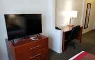 Kamar Tidur 6 Ramada by Wyndham Bakersfield North