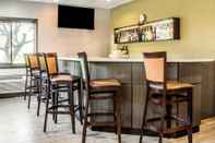 Bar, Cafe and Lounge Clarion Pointe Jamestown - Falconer