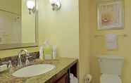 In-room Bathroom 5 Courtyard by Marriott Bradenton Sarasota Riverfront