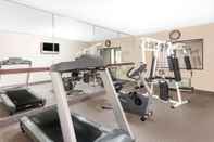 Fitness Center Ramada by Wyndham Vandalia